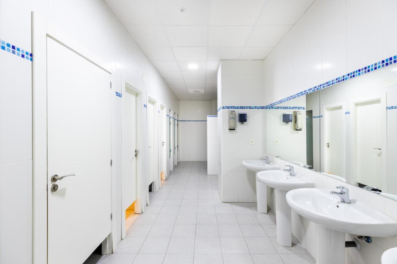 Apartamento Forum-Ciencias Con Piscina, Gym & Parking Гранада Екстериор снимка
